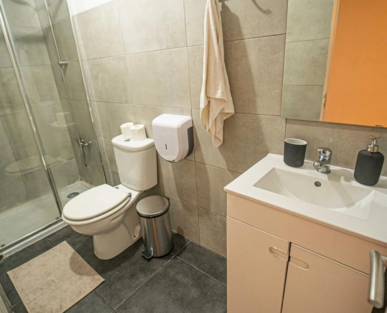 Homestay Bedrooms In Bairro Alto Lisbon